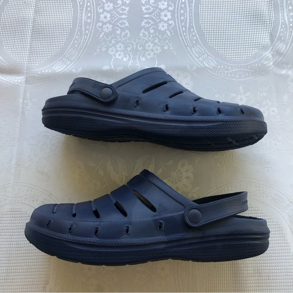 Rugged Shark Junior Boys Size 5 Navy Blue Rubber Clogs Sandals Slip On Slippers - Picture 2 of 16